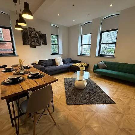 Sleek And Modern Centre * Leeds (West Yorkshire)