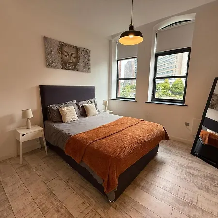 Sleek And Modern Centre Daire *